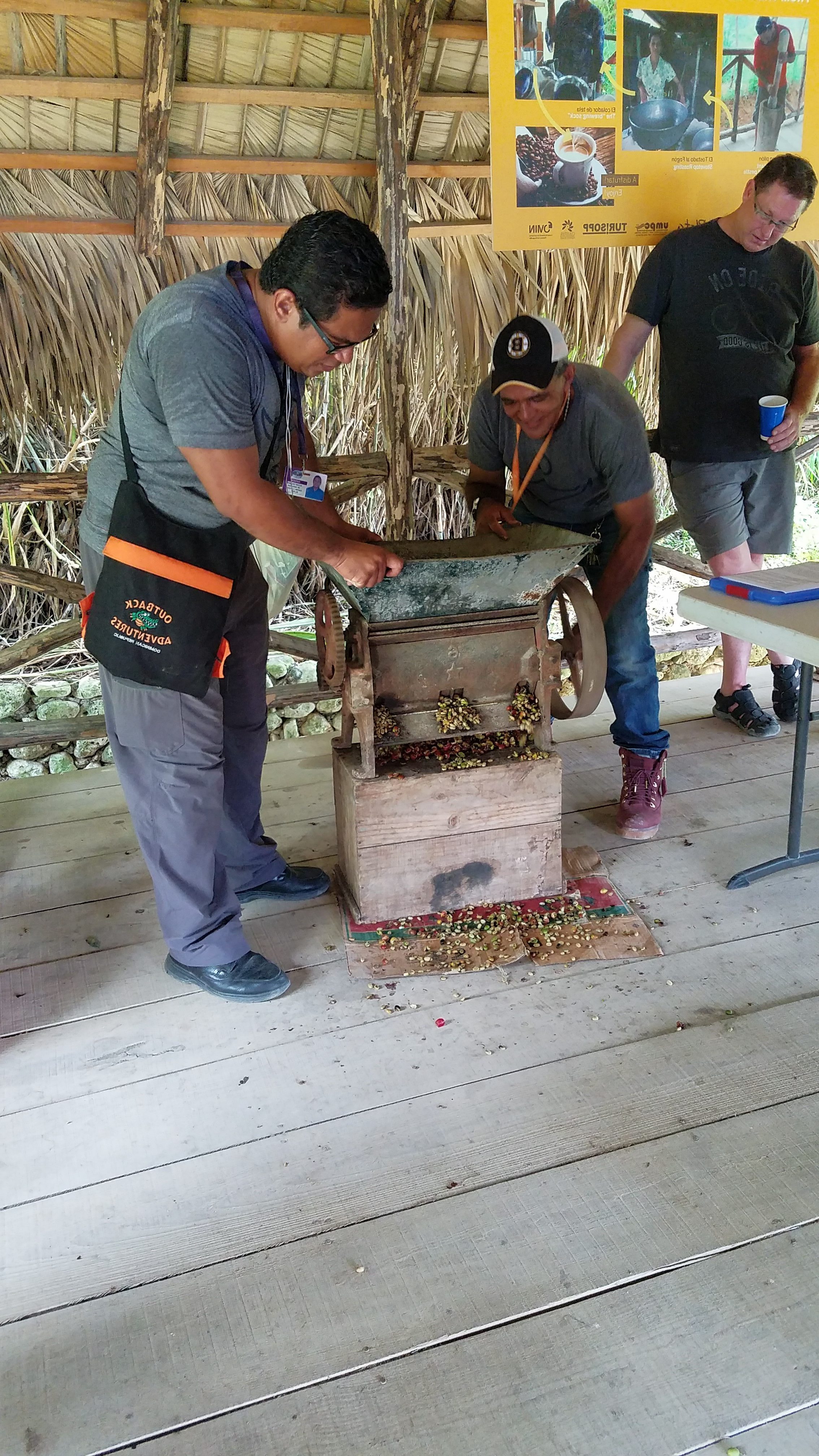 Hulling machine to separate the fruit from the beans